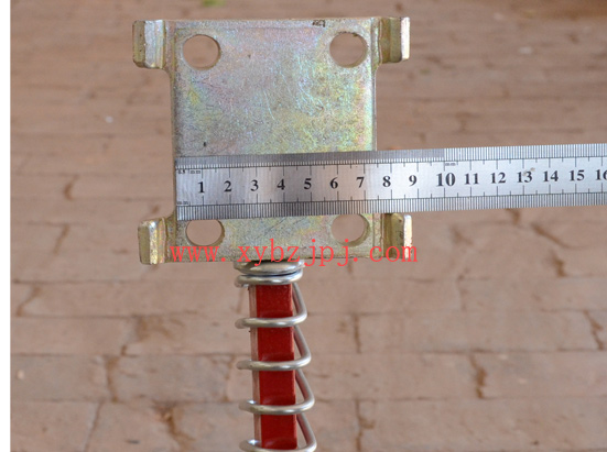 小麦播种机开沟器(红色）安装部位宽度尺寸测量图