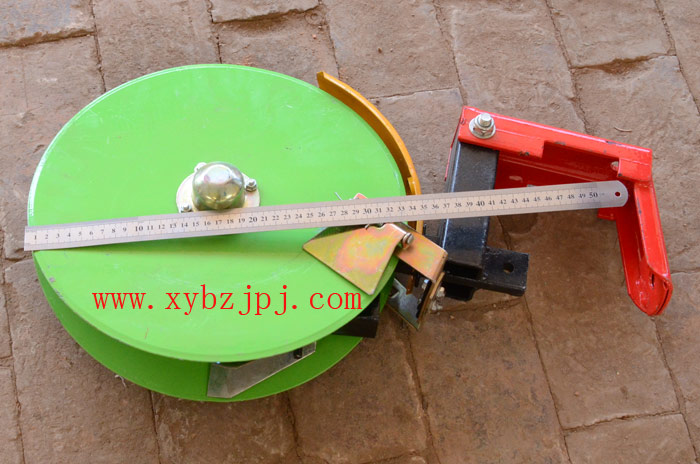 仿形小麦播种机圆盘开沟器圆盘尺寸测量图